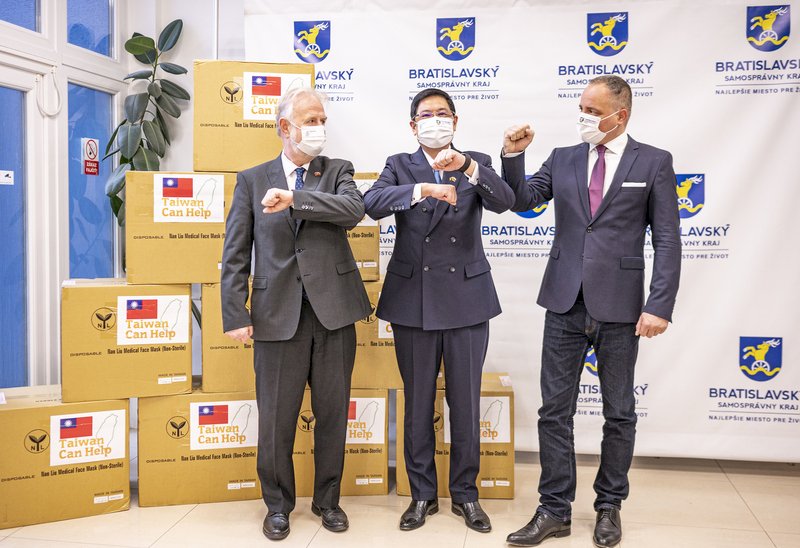 高雄贈口罩 斯洛伐克布拉第斯拉瓦省致謝