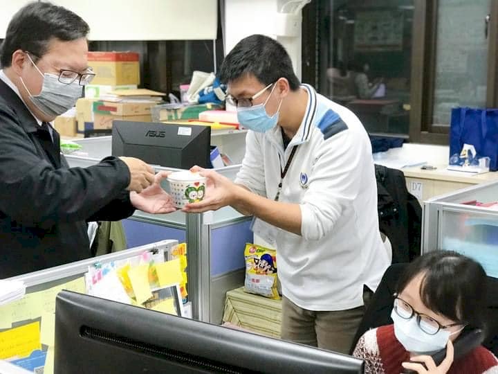 桃市衛生局燈火通明忙疫調 鄭文燦感謝保護桃園
