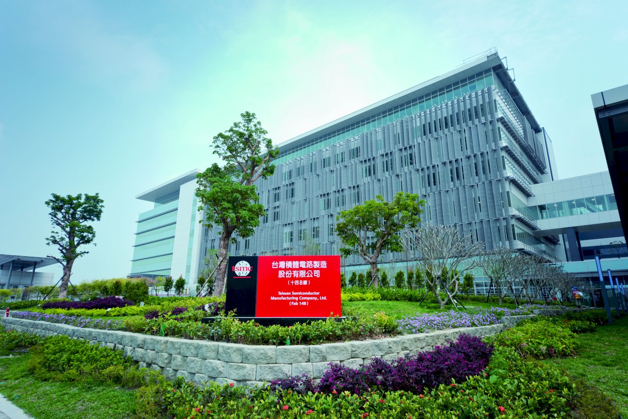 巴菲特看走眼？彭博：AI熱潮已蓋過台積電地緣政治風險