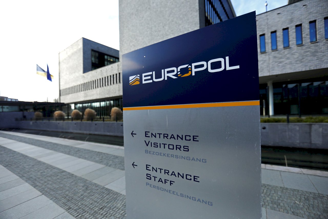 發佈AI生成兒童性虐待圖像連結 Europol：20多人被捕