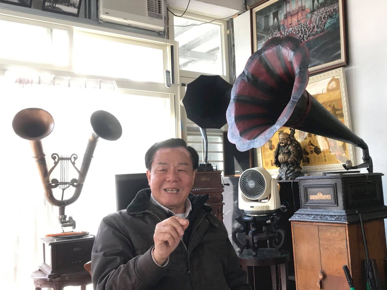 古董留聲機、老唱盤塞滿一屋子  林本博：我收藏的是一種陪伴和分享