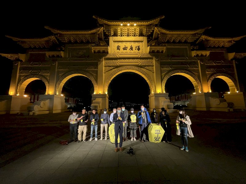 我們開心過年時，他們還押在中國大牢內！