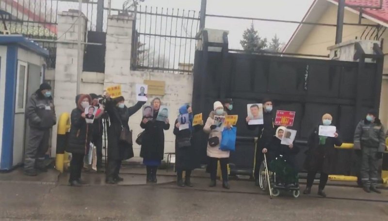 反中情緒再引爆！中國駐哈薩克領事館前接連示威