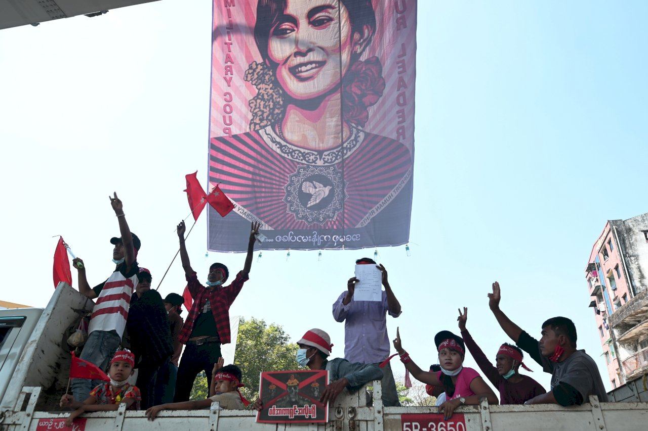 緬甸軍方追捕反政變社運者 傳約400人入獄