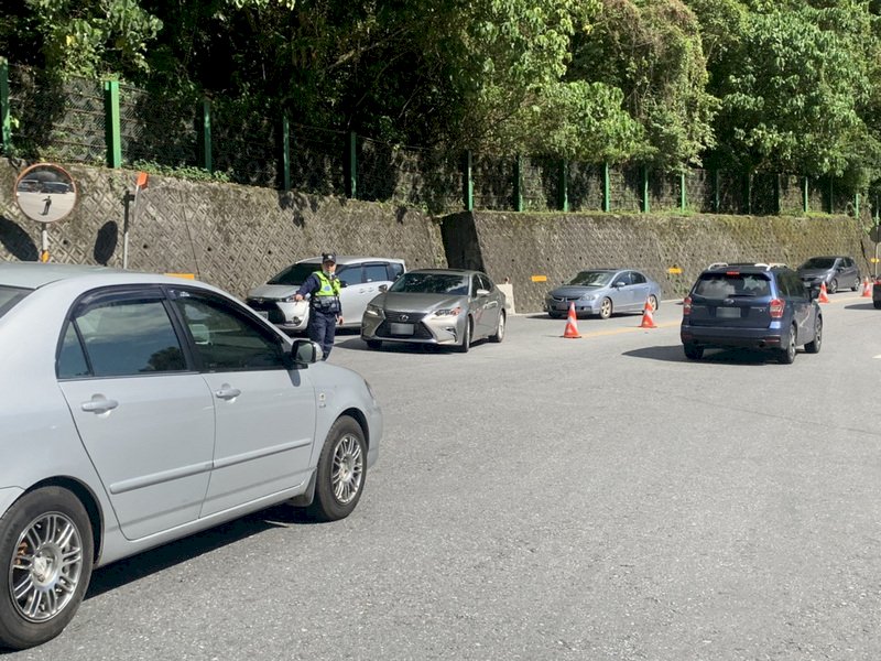 出遊潮塞爆景區停車場 公路總局籲民眾分流走春