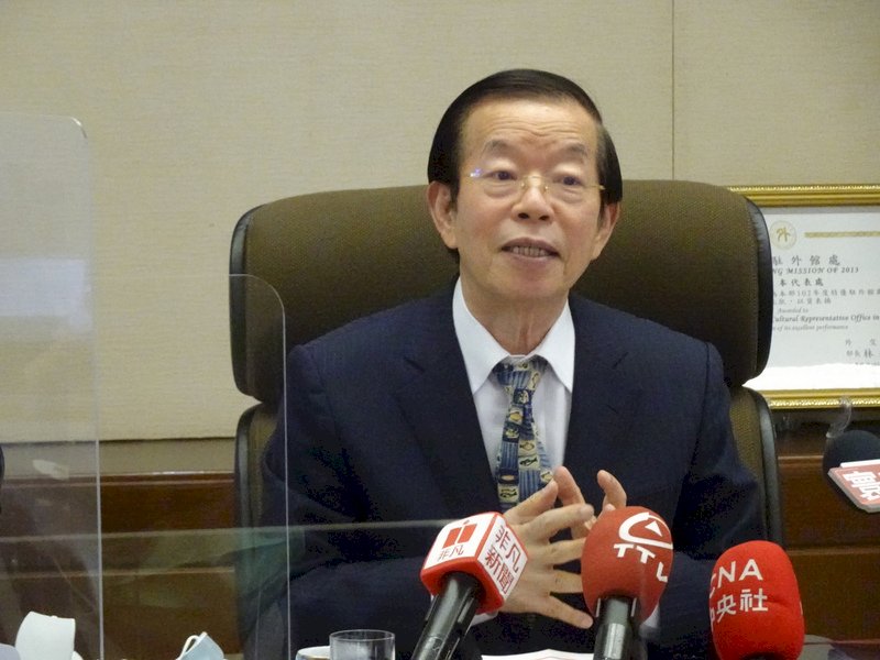 謝長廷宣傳台灣鳳梨 擬至東奧台灣隊接待城交流