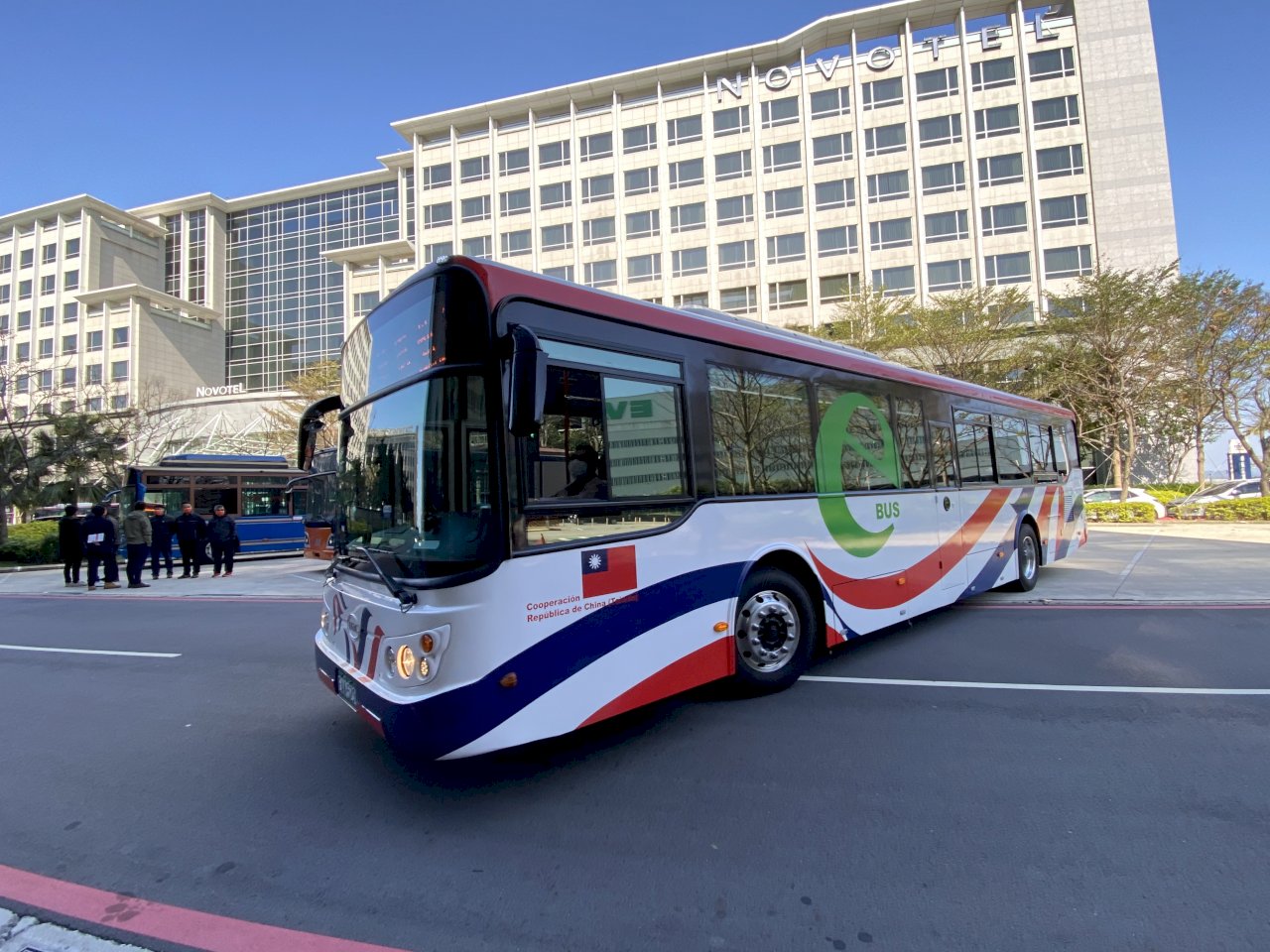2030公車電動化 交部明年起634億助業者汰換