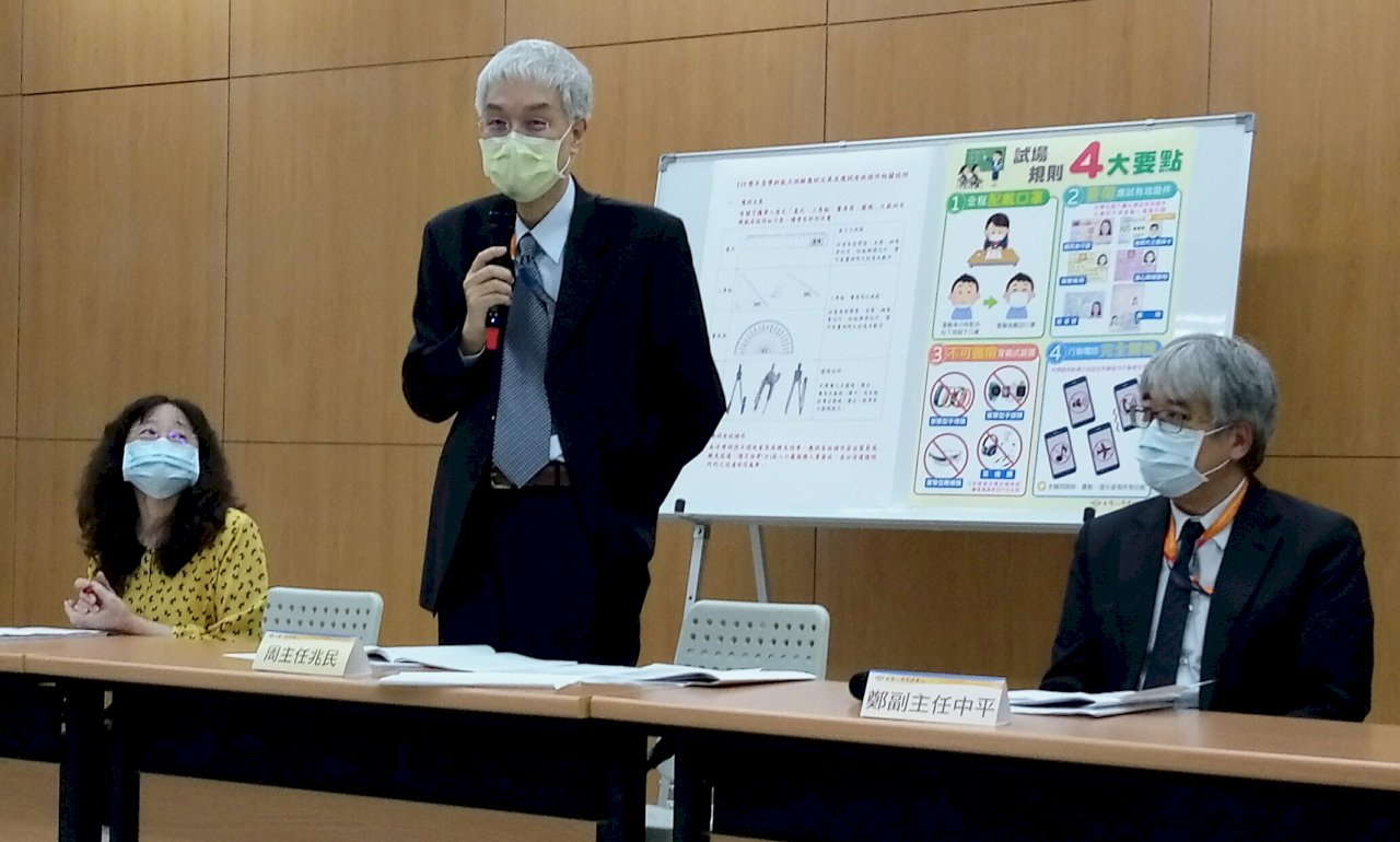 學測成績24日公布 辛苦這群人為台商學校考生奔波
