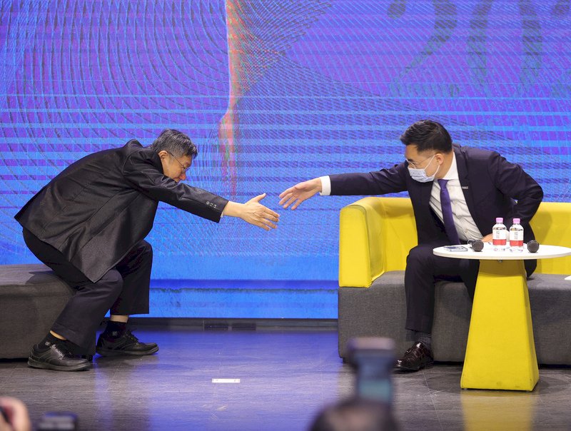 同台談居住正義 柯文哲點名江啟臣：立院稅制改革別打假球