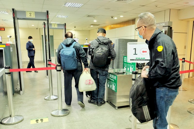 桃機恢復轉機作業  旅客讚台灣最方便