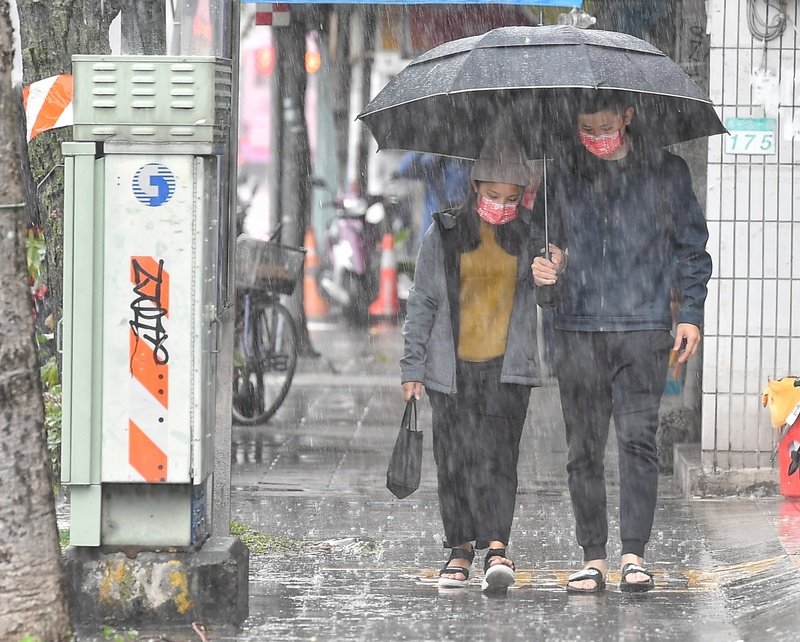 明起3天水氣稍多 中南部防局部大雨