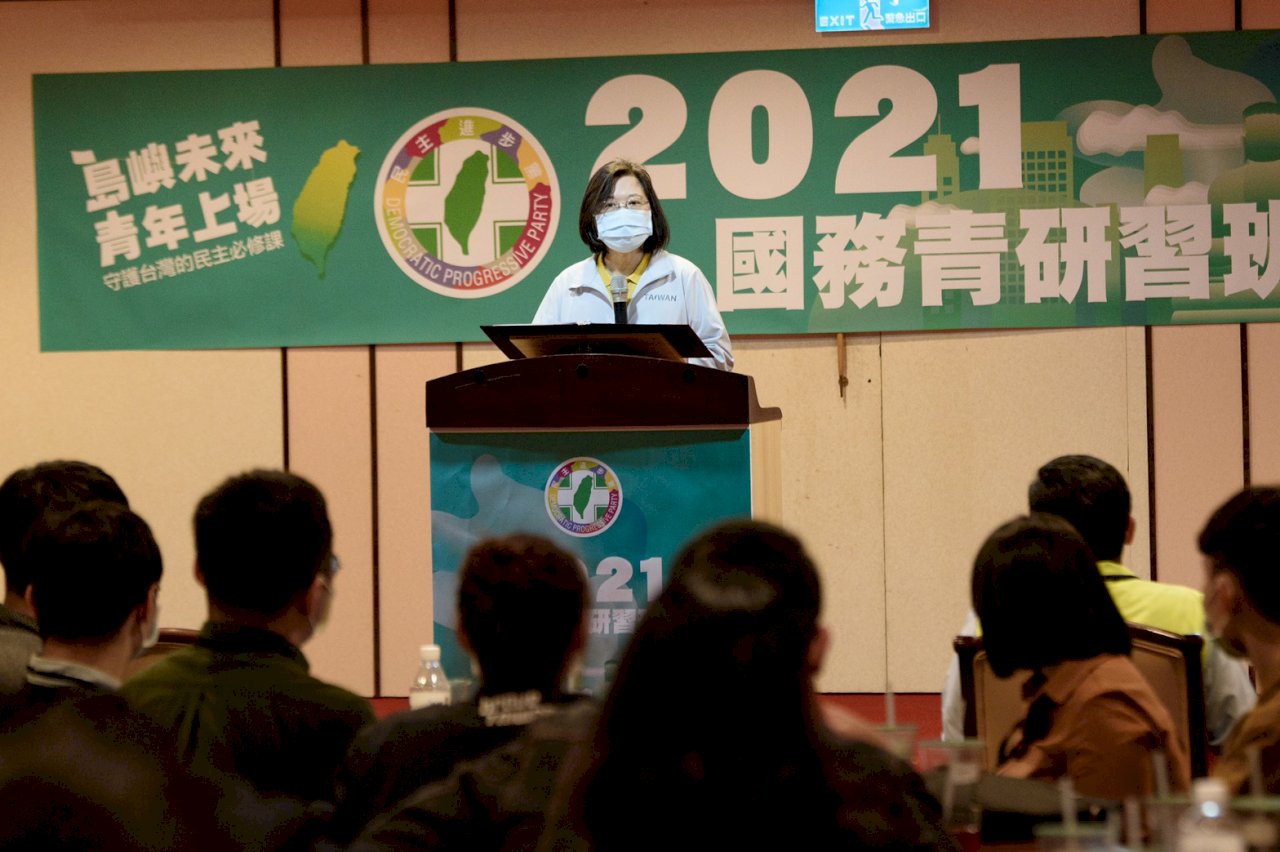 國務青研習班結業 蔡總統：盼青年成為「精鍊的改革者」