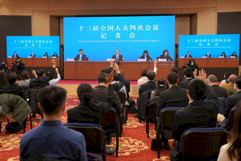 王毅：中俄將共抗「顏色革命」