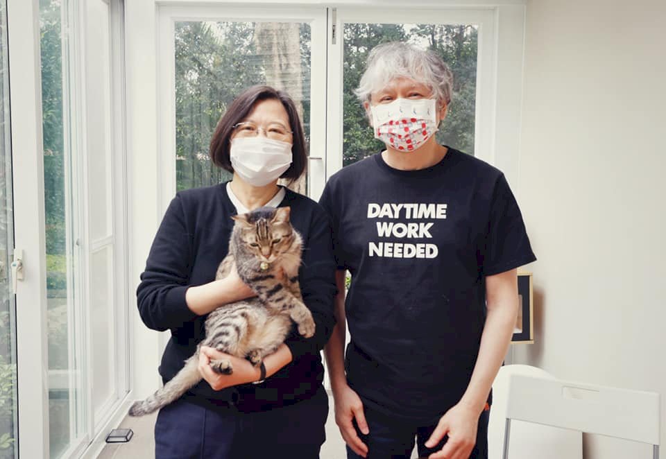 小英總統與奈良美智早餐會   大聊貓話題