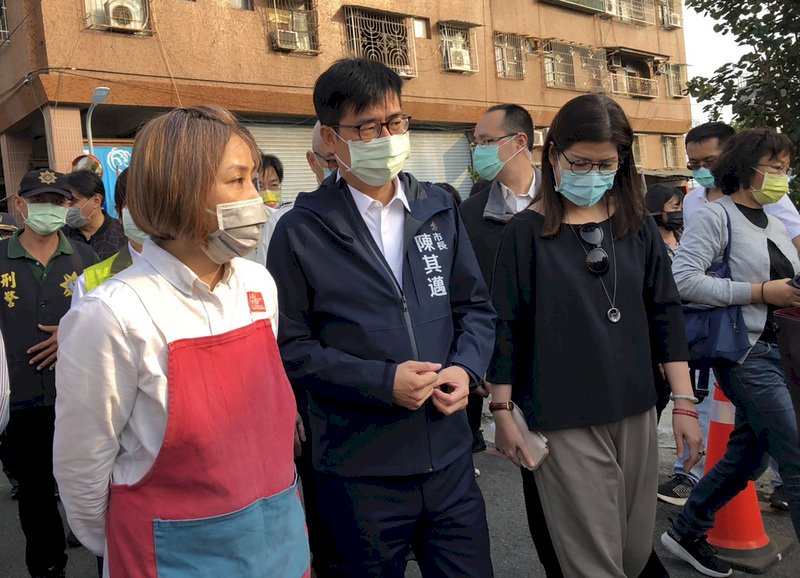 駁二火災 陳其邁：全面檢驗24座倉庫群消防公安