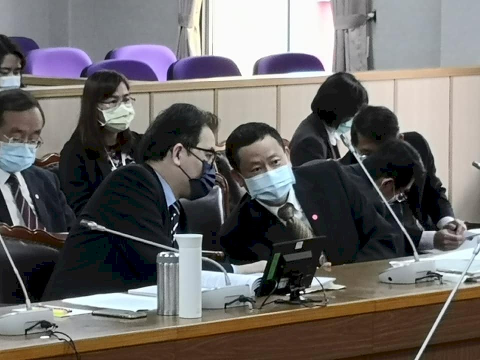 公務員兼職規定放多寬？ 考試院：修法過程可討論