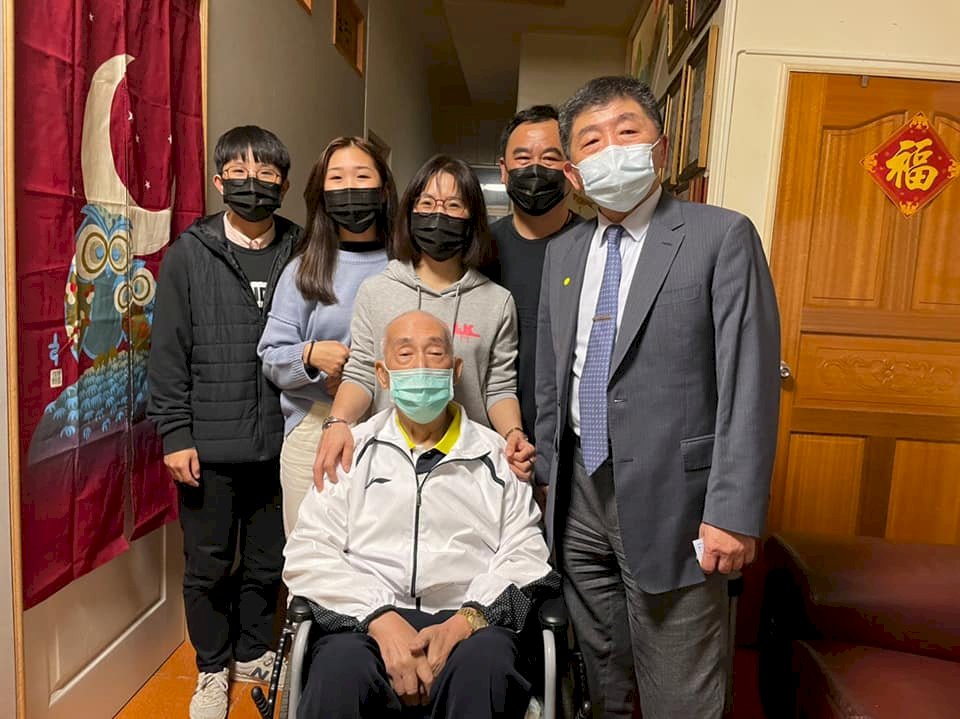抗「疫」出院！部桃護理師一家浴火重生 重返職場