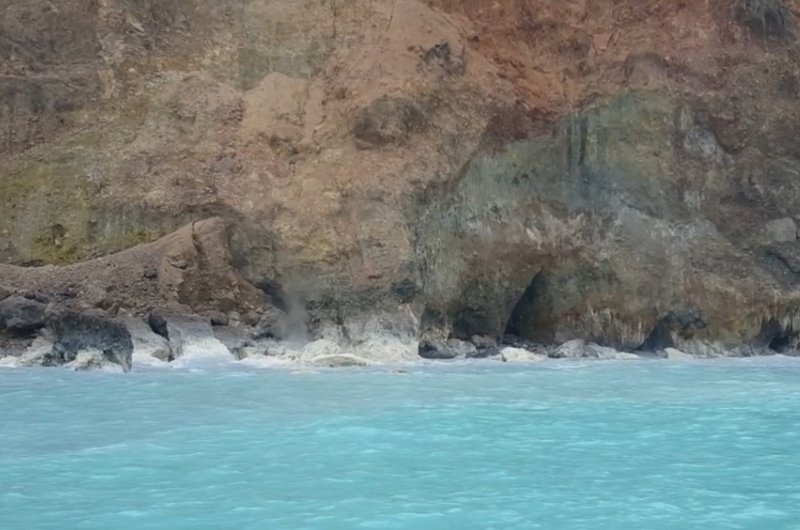 龜山島「龜島磺煙」奇景 消失17年再現(影音)