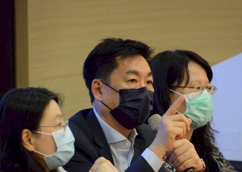 指揮中心南下宣導疫苗施打 做東奧選手防疫後盾