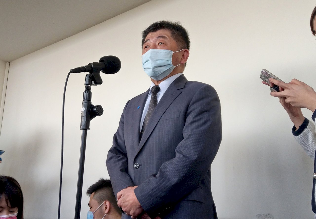官員帶頭施打疫苗？ 陳時中曝兩難：想左手給國產、右手給AZ