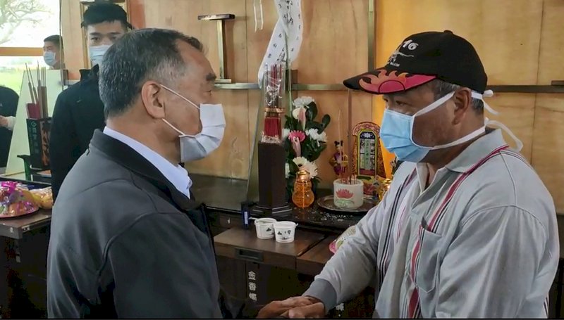 邱國正向失事飛官家屬致歉 指戰機依期程逐步汰換