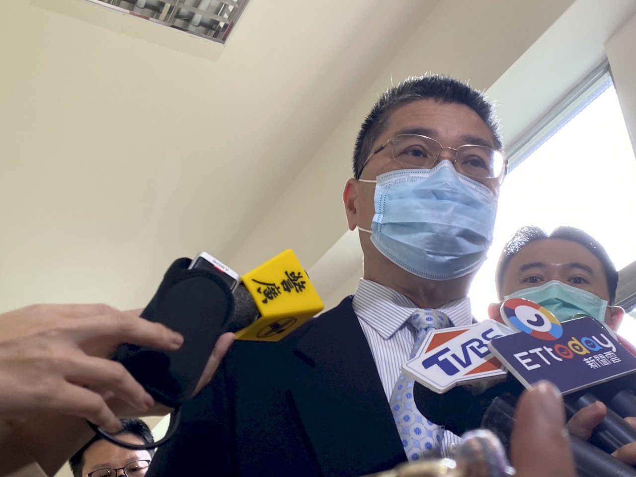 徐國勇請辭內政部長獲准 職務由花敬群代理