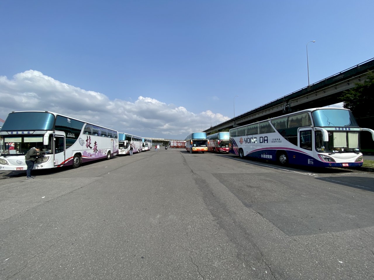 遊覽車已召回565輛 交部：不影響清明疏運