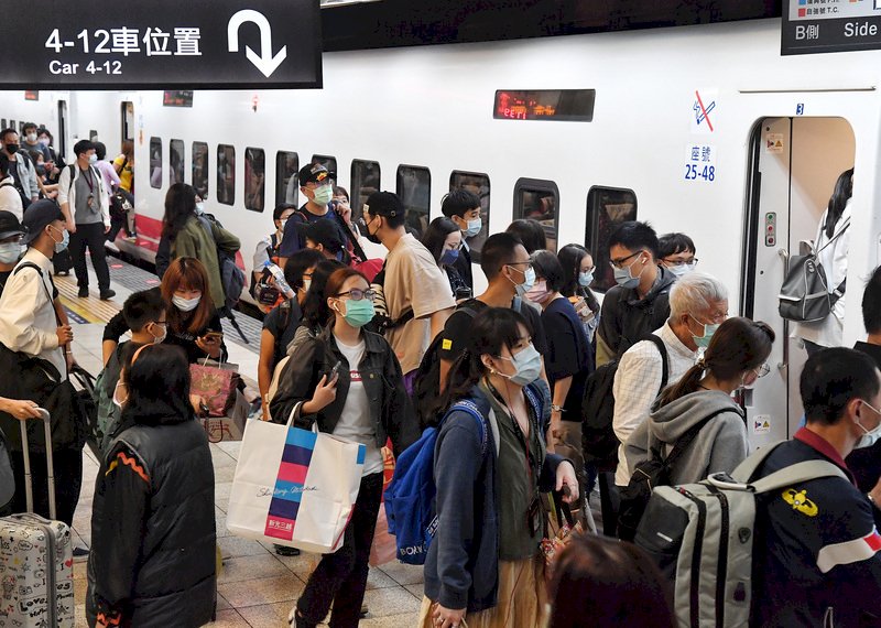 春節台鐵再加開212列次 10日凌晨開售