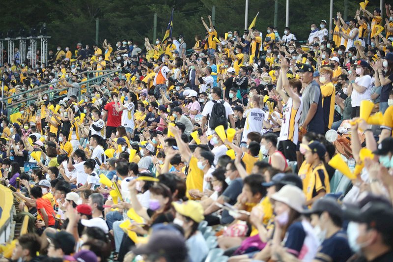 終於等到這一天  中職11/2起可全面開放觀眾