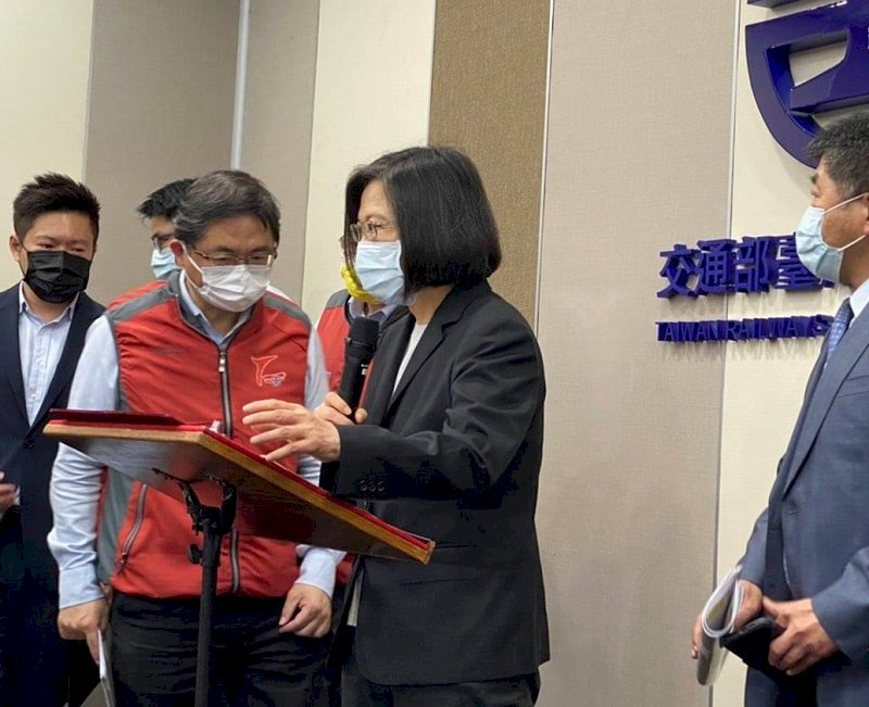 太魯閣號出軌/ 蔡總統指示全力救援、徹查事故原因
