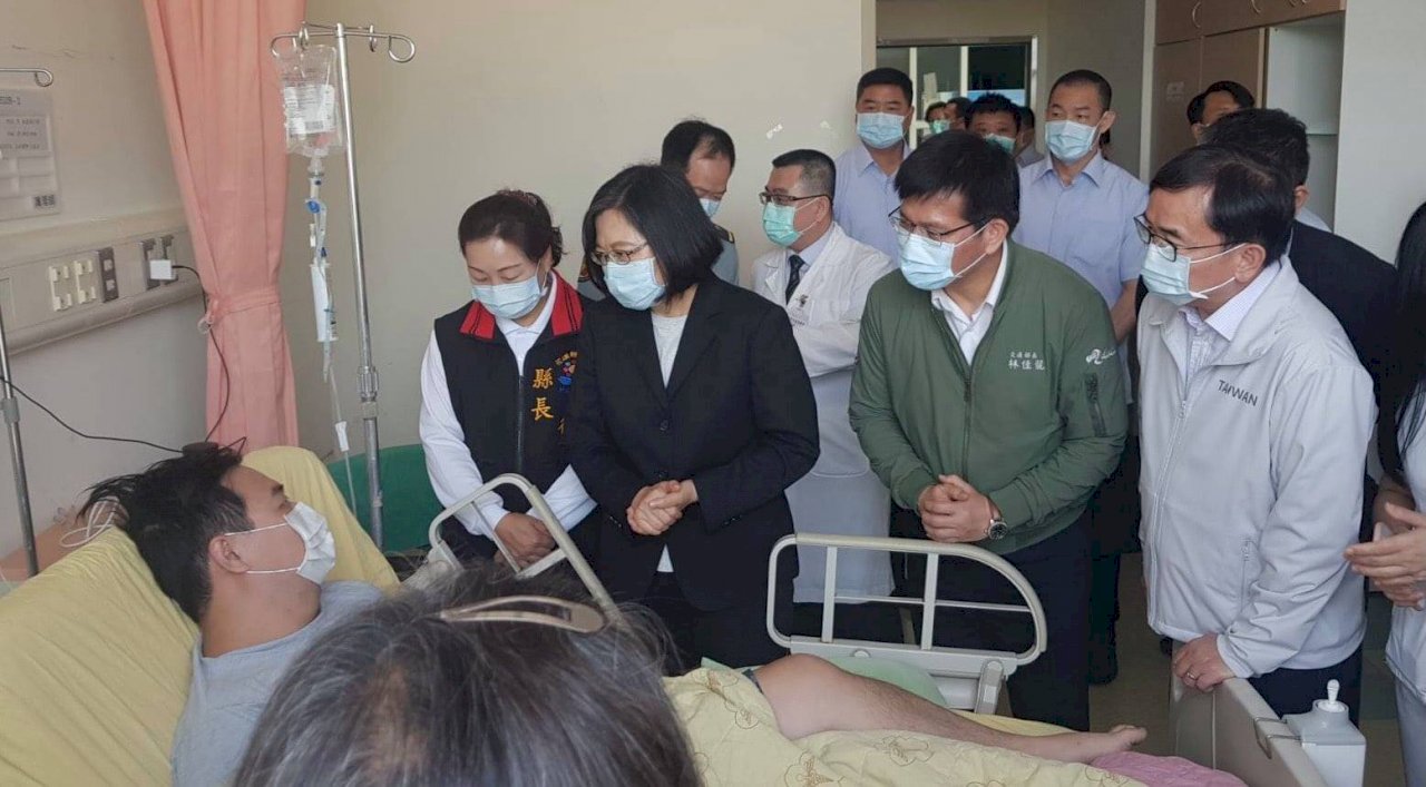 各方助搶救太魯閣號 總統：展現台灣社會良善面