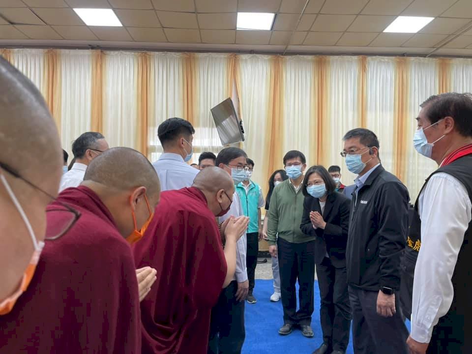 太魯閣號出軌／印度藏傳佛教辦法會 為罹難者誦經