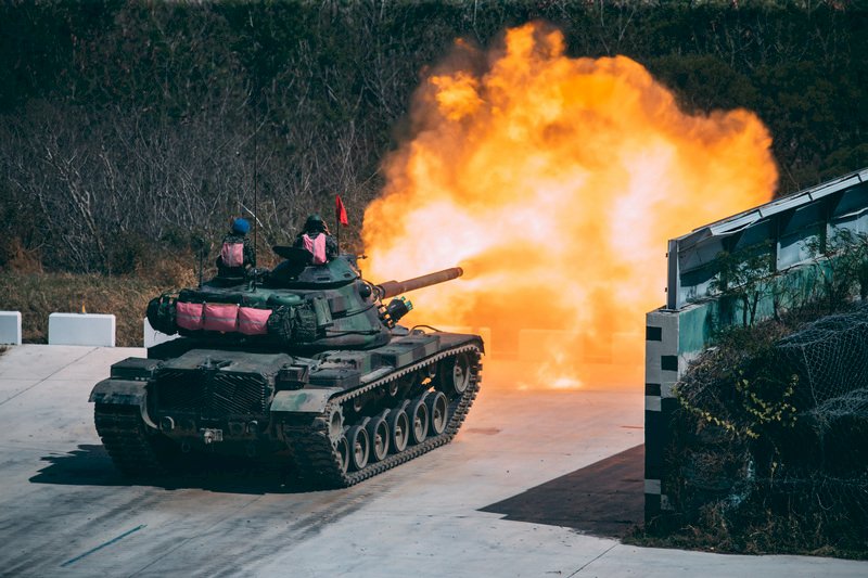 陸戰66旅實彈射擊 &nbsp;火光四射場面震撼