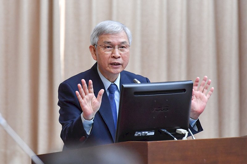 楊金龍看美明年降息 熱錢進出到時恐像「極端氣候」