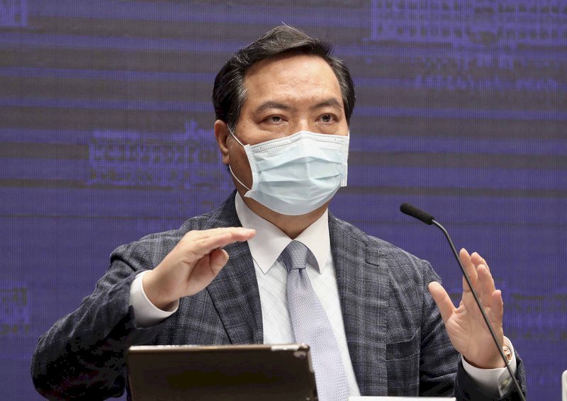 因應防疫升級  行政院今天採取防疫座位梅花座