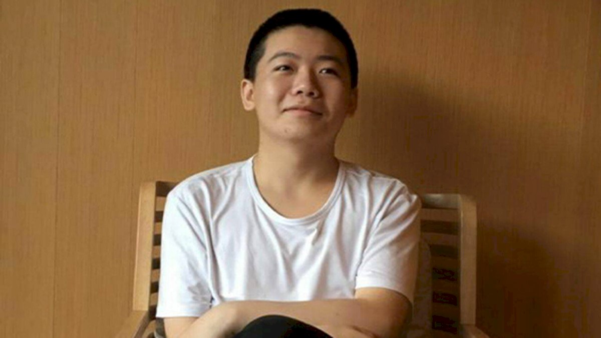 習近平練兵為保二十大？牛騰宇母親為兒呼籲，反遭死亡威脅