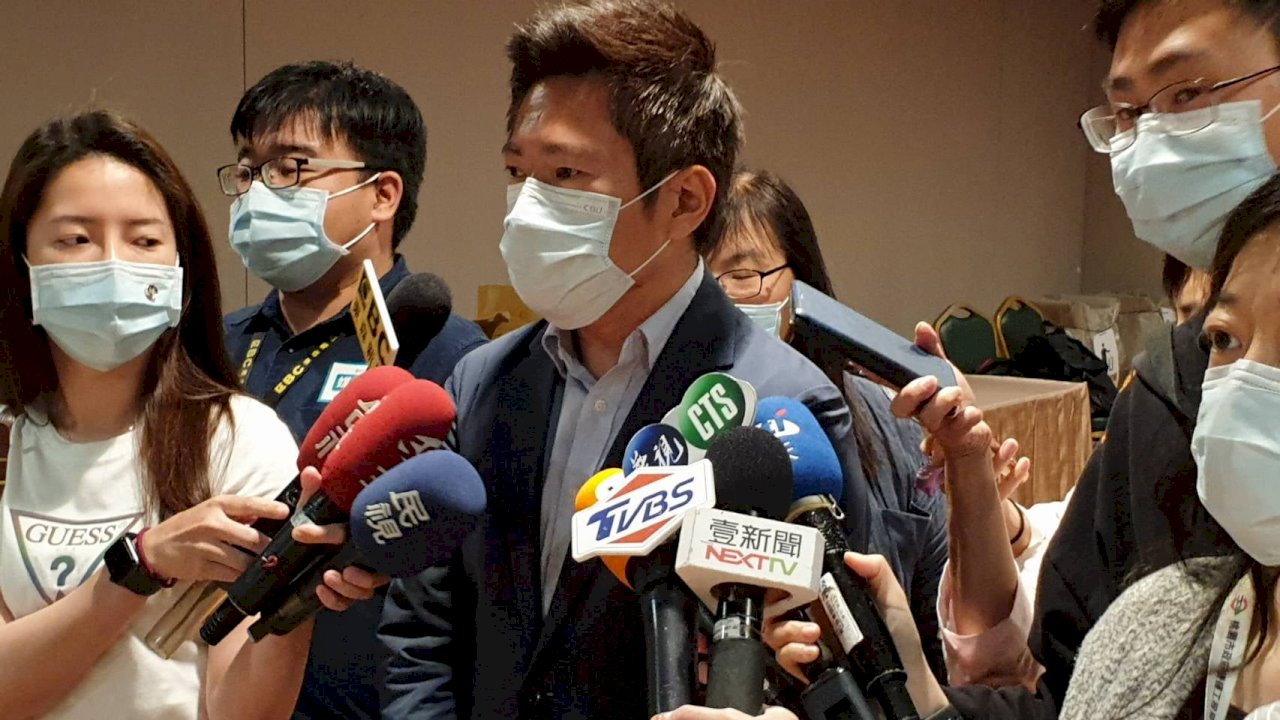 府：蔡總統打完疫苗後健康良好 請大家放心