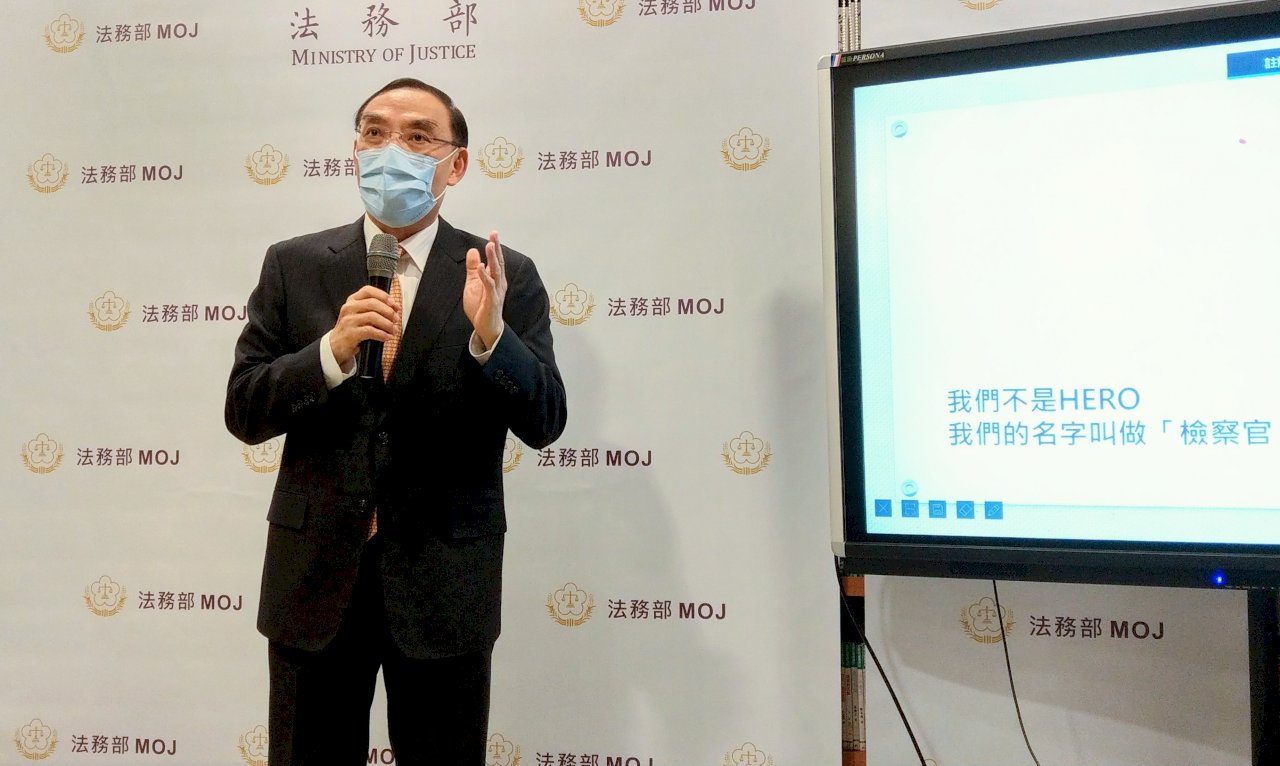 黑衣人闖派出所案 蔡清祥：執法不應因人而異或徇私