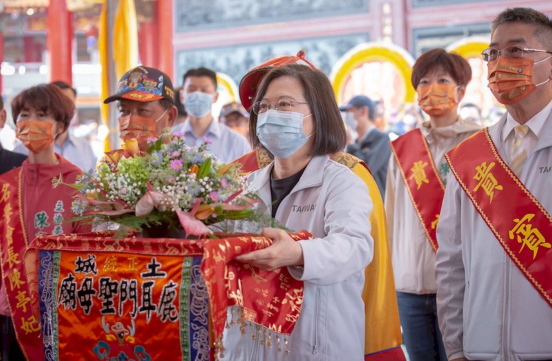蔡總統台南聖母廟扶請媽祖神轎 祈度過水情難關