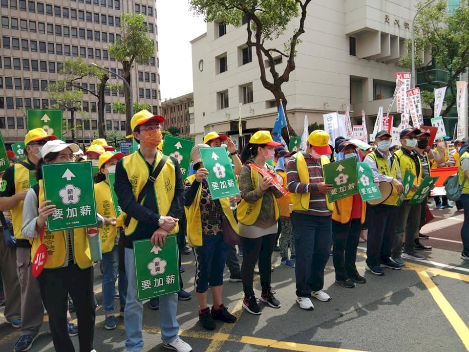 行政院：政府一定擔負勞保年金最終給付責任