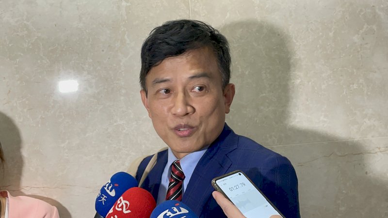 涉誹謗蔡英文學歷案 彭文正未到庭檢方聲請拘提
