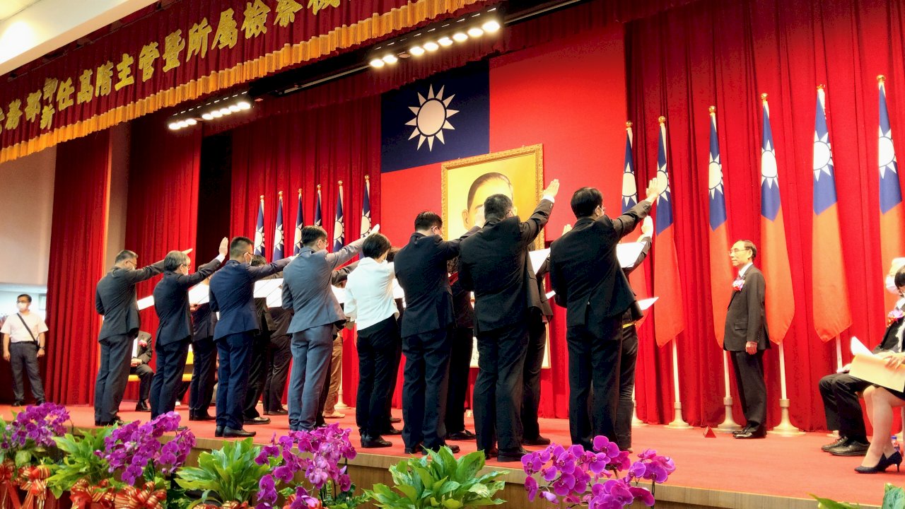 檢察長交接 蔡清祥：連續2次未達良好檢察官將汰除