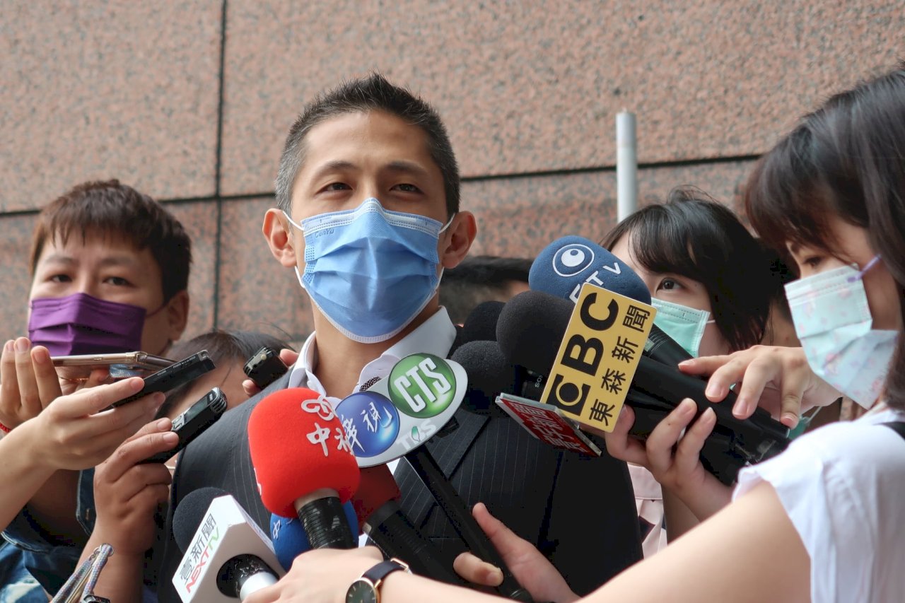 防止黑道人頭黨員 吳怡農要求落實自繳黨費 盼中央地方作法一致