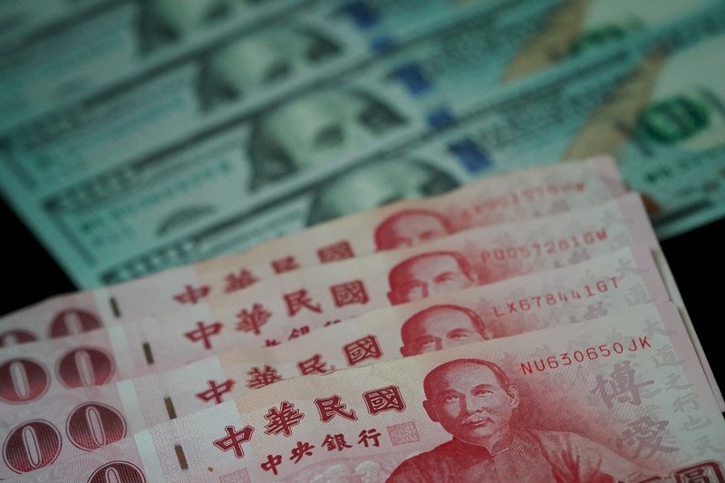 新台幣忽升忽貶 央行：市場對聯準會降息預期差距大所致