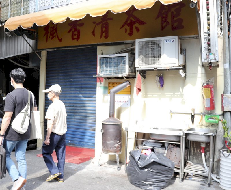 萬華172家飲酒店停業3天疫調清消 市府協助街友移居