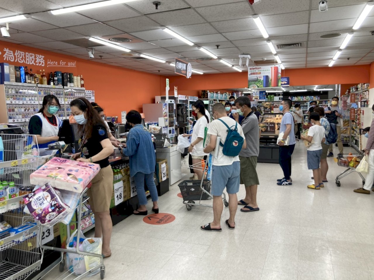 防疫物資不用瘋搶！  經濟部：衛生紙紙漿充裕、口罩還有8億片