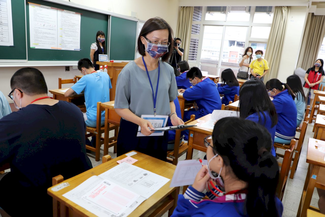 會考確診生無法補考可專案升學 多所大學下週起遠距上課
