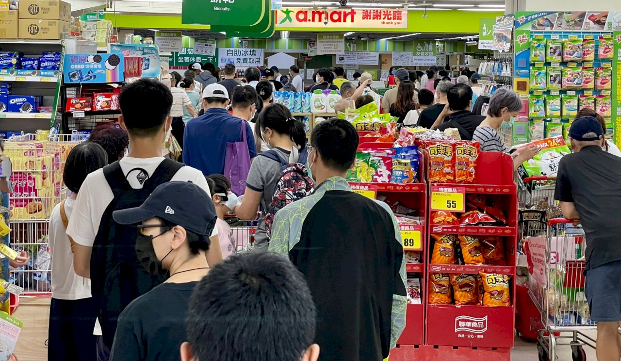 新北三級警戒 侯友宜：室內外戴口罩，非必要不外出