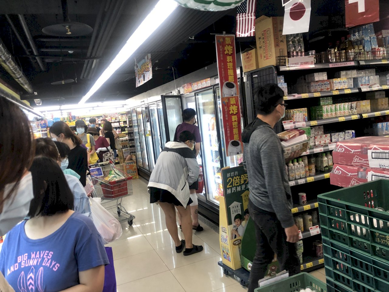 三級疫情警戒延至6/28 賣場加強三大管制