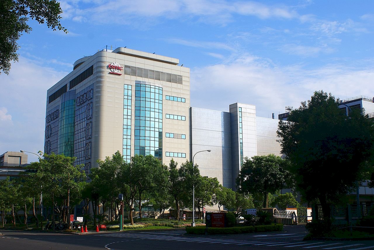 南科高雄園區部分區域仍待復電  台積電工作未受影響